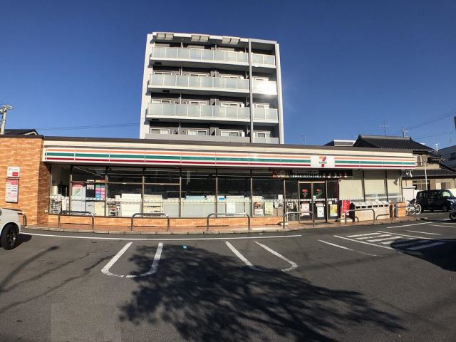 コンビニ　セブンイレブン（コンビニ）まで1m