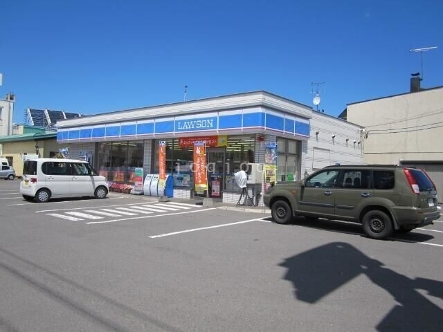 コンビニ　ローソン旭川末広3条店（コンビニ）まで689m