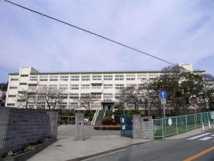 中学校　川西市立　川西中学校（中学校）まで1195m