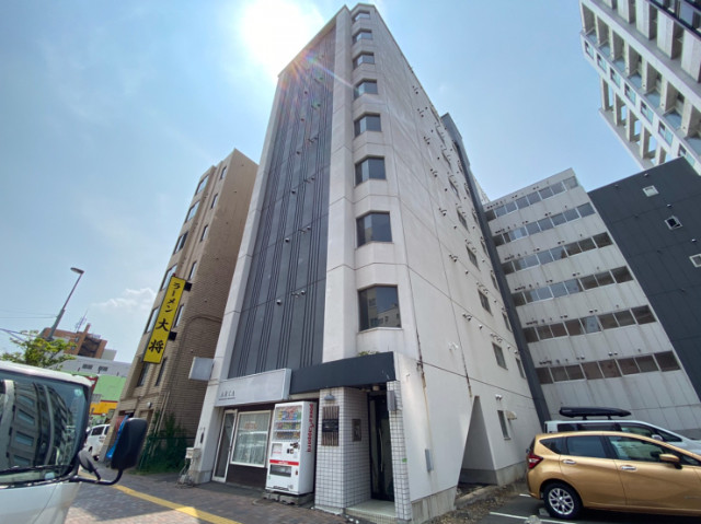 建物外観　札幌市北区北１８条西「クレストコート北大前」