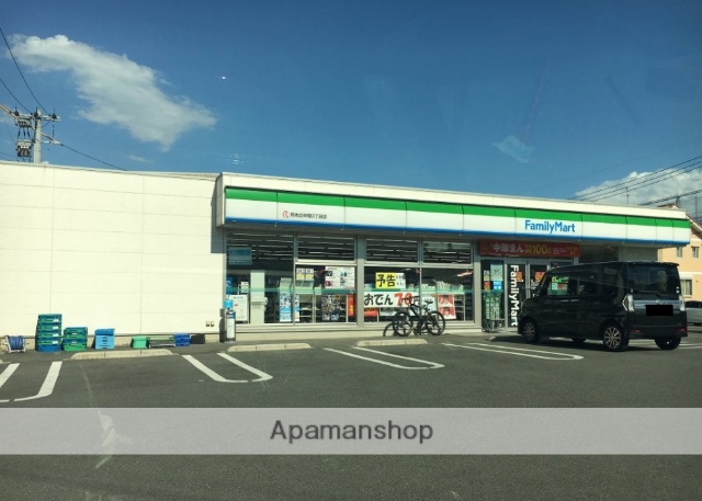 コンビニ　ファミリーマート熊本出仲間３丁目店（コンビニ）まで1555m