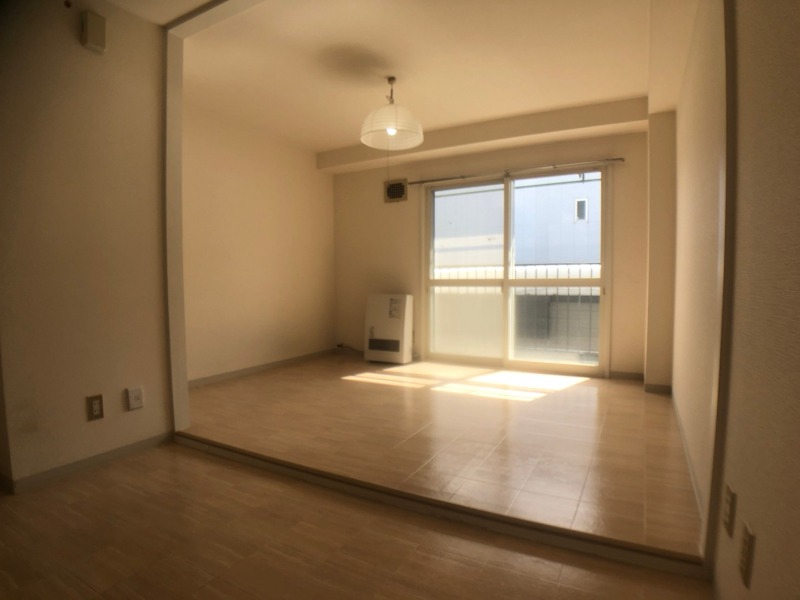 居室・リビング　広くてキレイなお部屋が広がっていて、充実した生活が送れそう。