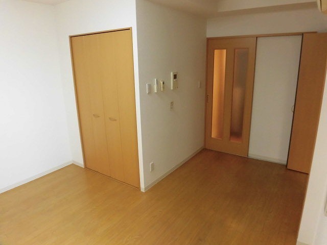 居室・リビング　清潔感のあるお部屋です。