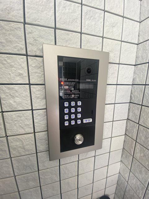 ロビー　オートロック