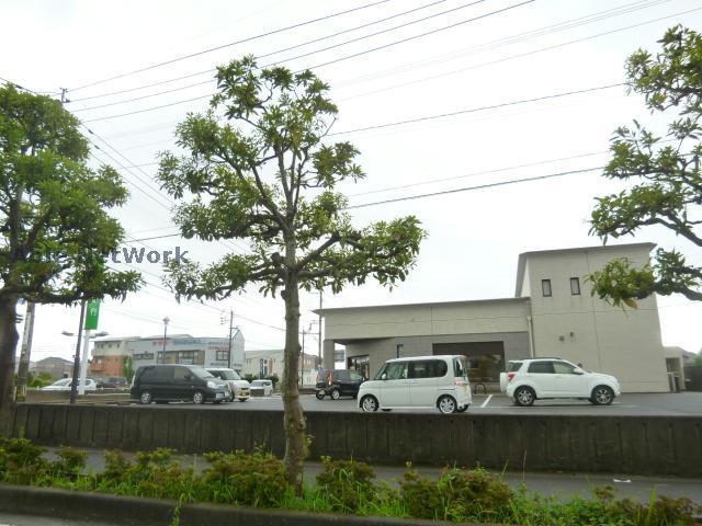 銀行　親和銀行竹松支店（銀行）まで1092m