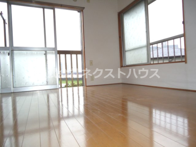 居室・リビング　別部屋参考写真です