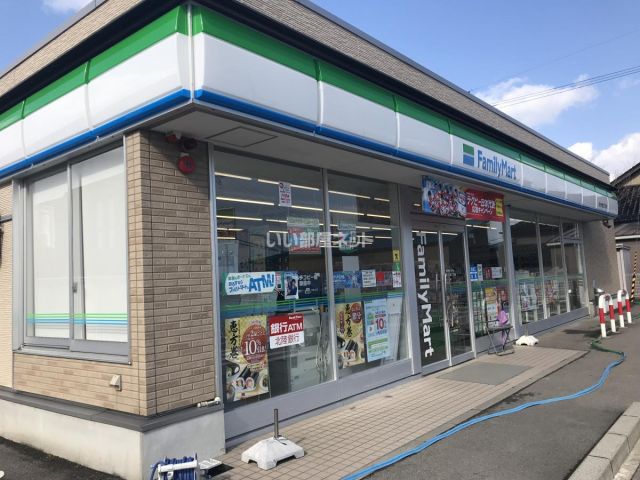 コンビニ　ファミリーマート　野々市郷二丁目点（コンビニ）まで78m