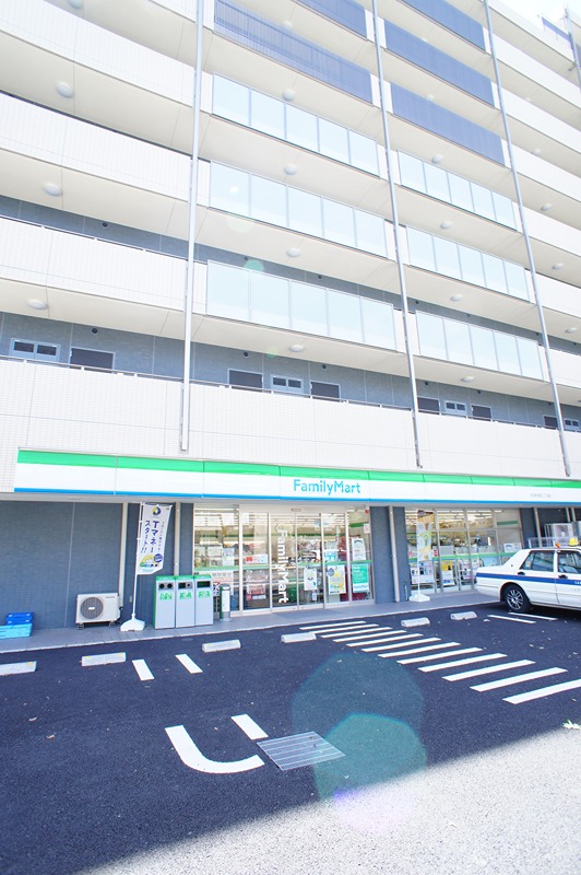 コンビニ　ファミリーマート 大田本羽田二丁目店（コンビニ）まで234m