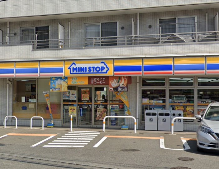コンビニ　ミニストップ（コンビニ）まで516m