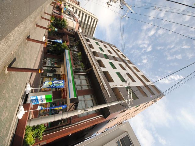 コンビニ　ファミリーマート 土居駅前店（コンビニ）まで413m
