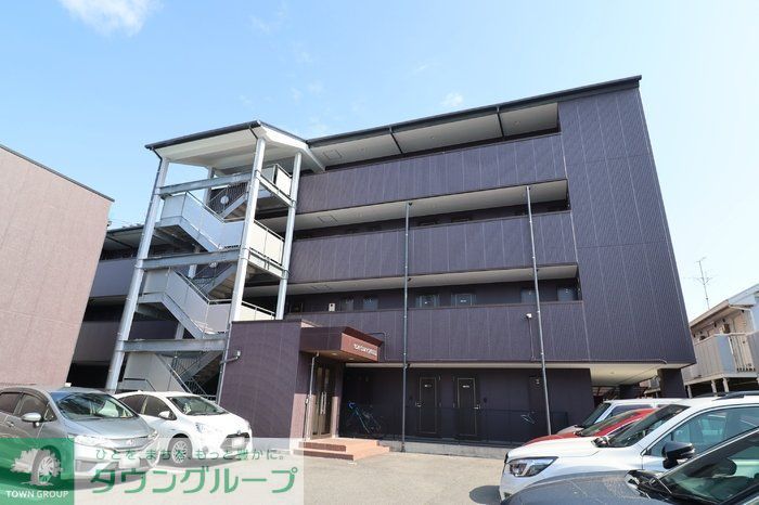 建物外観　駐車場