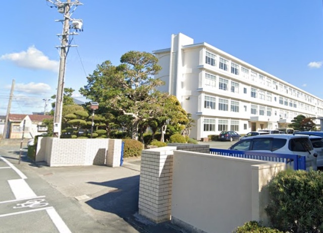 中学校　浜松市立天竜中学校（中学校）まで1500m