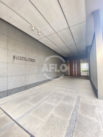駐車場　ローレルタワーサンクタス梅田　エントランス