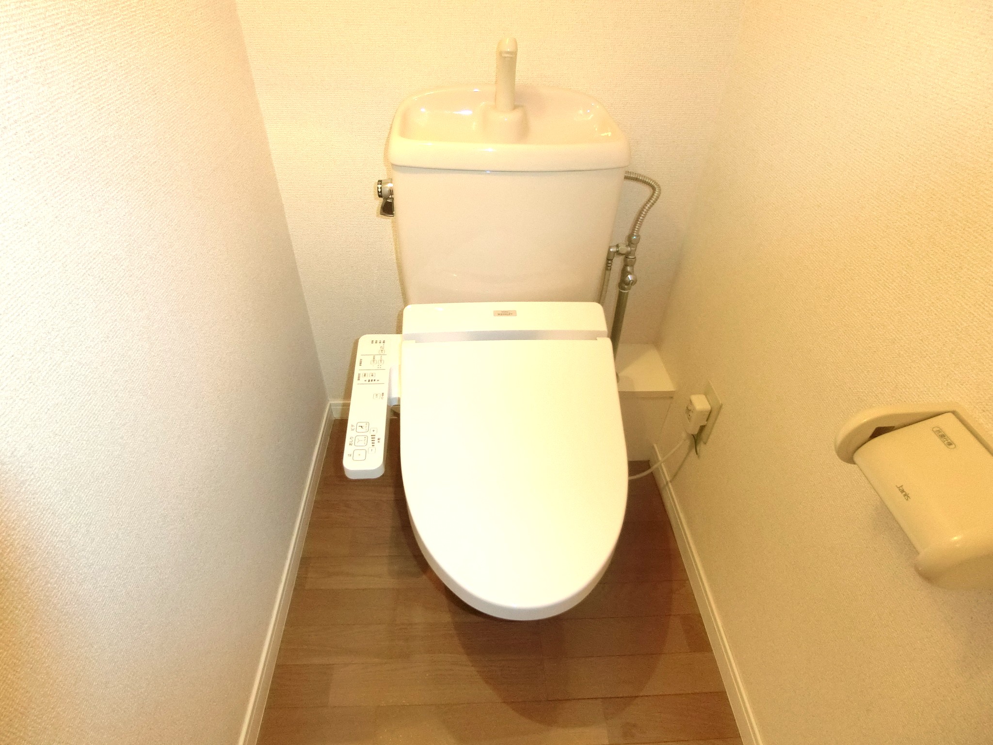 トイレ　温水洗浄機付トイレです☆