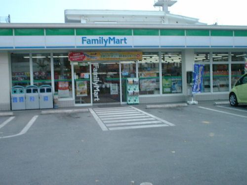 コンビニ　ファミリーマート　土浦摩利山新田店（コンビニ）まで600m