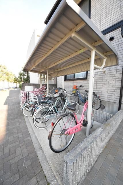 その他設備　駐輪場あります
