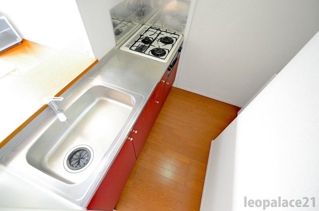 キッチン　お部屋の仕様や設備は現況を優先します。