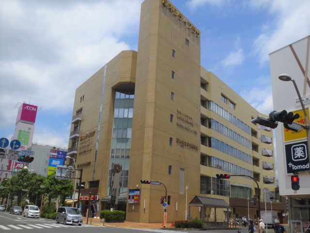 図書館　厚木市立中央図書館（図書館）まで403m