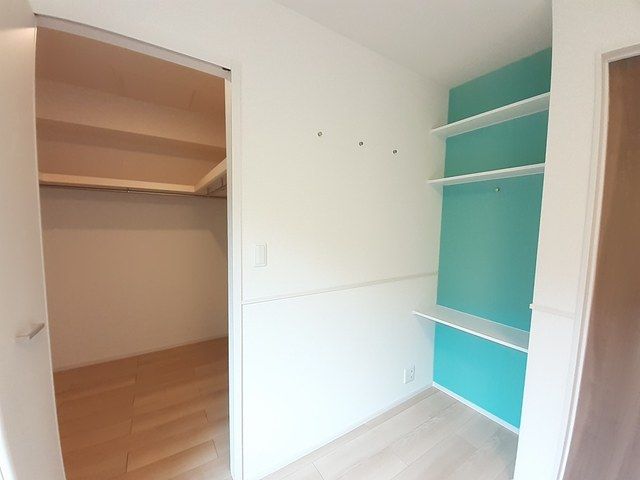 収納　衣類も荷物もたっぷり収納可能