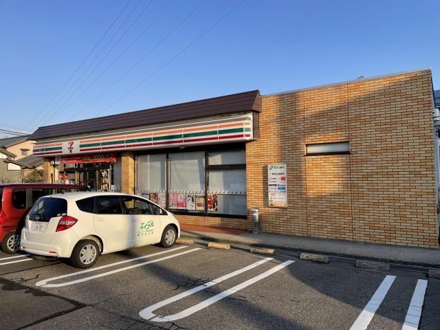 コンビニ　セブンイレブン新潟東中野山店（コンビニ）まで229m