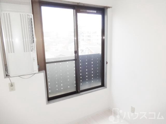 その他部屋・スペース　窓からの光は入ります。