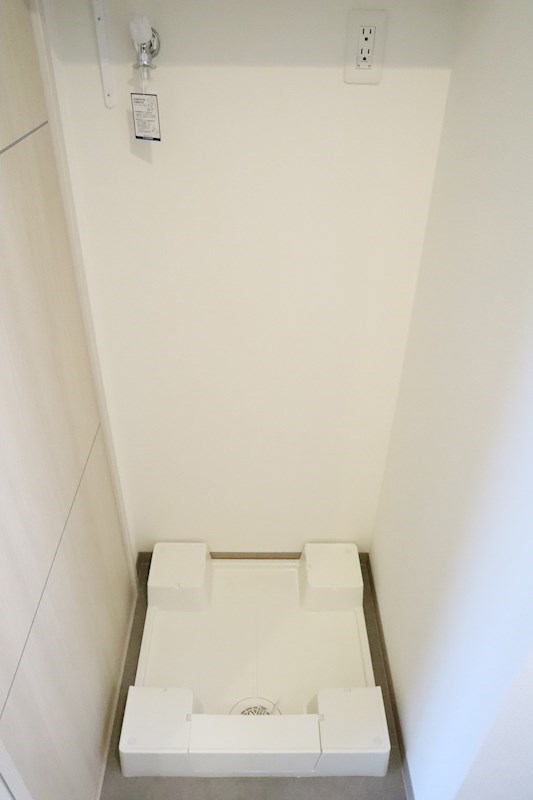 その他　洗濯機置き場は室内にあり、天気を問わず快適にお洗濯できます。