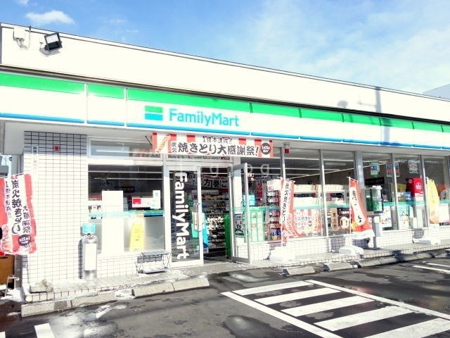 コンビニ　ファミリーマート江別白樺通店（コンビニ）まで437m