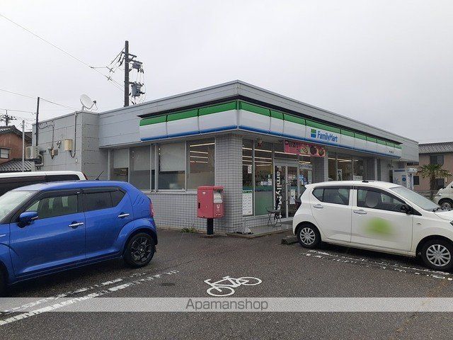 コンビニ　ファミリーマート野々市扇が丘店（コンビニ）まで793m