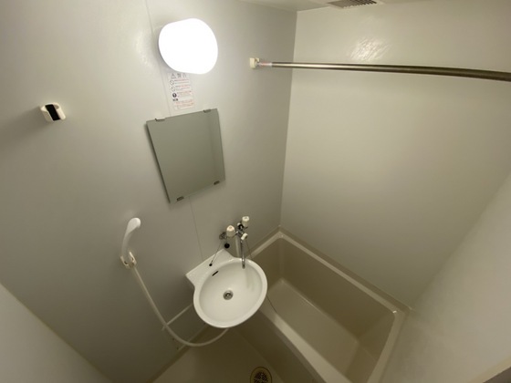 バス・シャワールーム　※別部屋の写真です