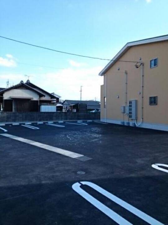 駐車場　駐車場