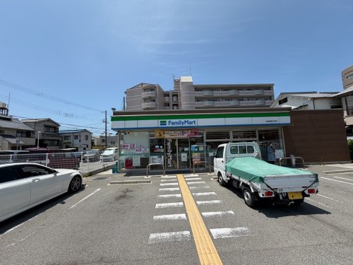 コンビニ　ファミリーマート　尼崎稲葉元町店（コンビニ）まで87m