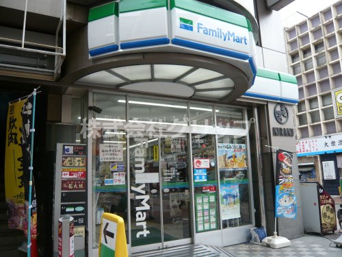コンビニ　ファミリーマート 横浜伊勢佐木町一丁目店（コンビニ）まで349m