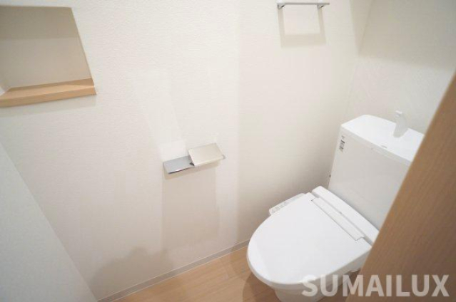 トイレ　同施工会社の類似の画像となります。