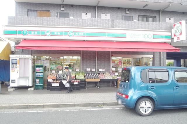 コンビニ　ローソンストア100（コンビニ）まで247m