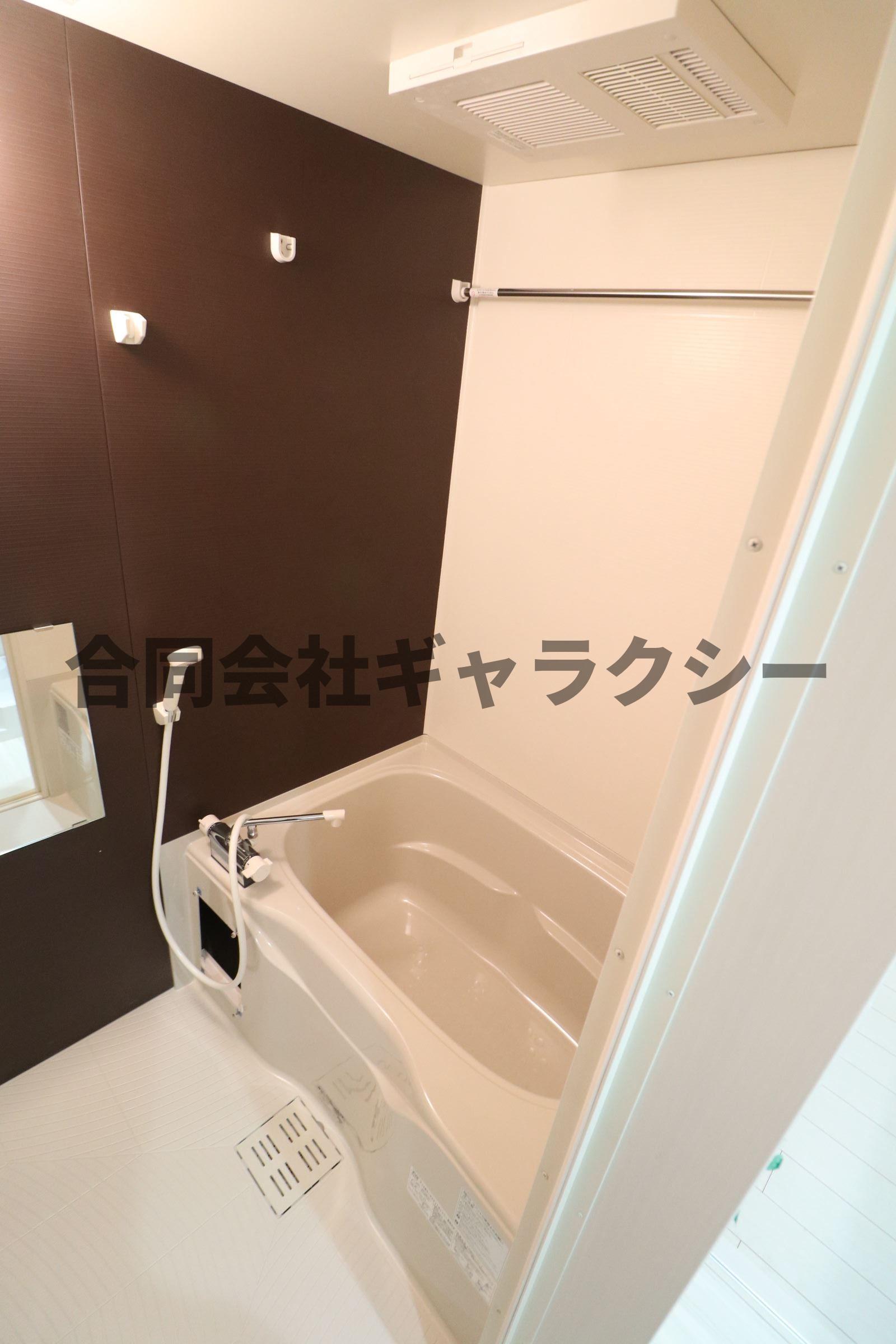 バス・シャワールーム　浴室乾燥機能付き