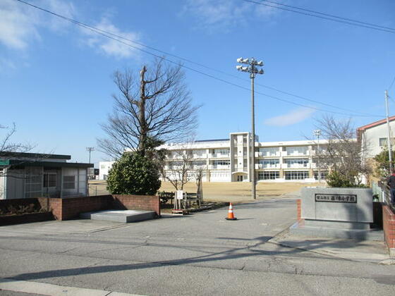 小学校　藤ノ木小学校（小学校）まで400m