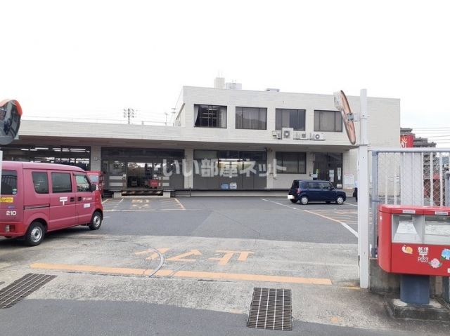 郵便局　岡山東郵便局（郵便局）まで596m