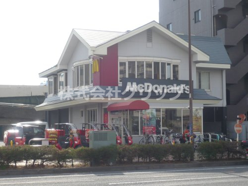 飲食店　マクドナルド 15号新子安店（飲食店）まで464m
