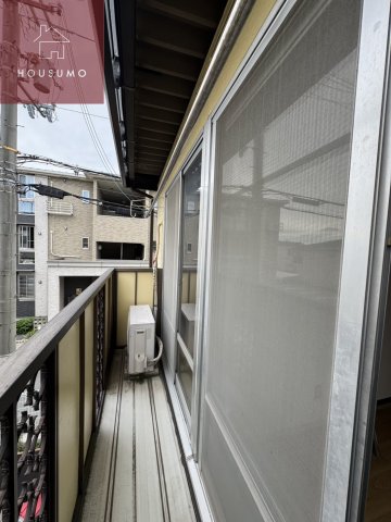 バルコニー　暖かな日差しのふりそそぐバルコニー