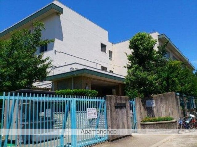 小学校　茨木市立水尾小学校（小学校）まで324m