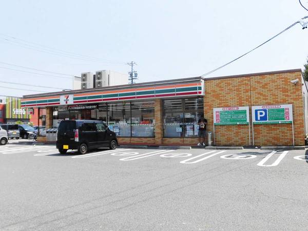 コンビニ　セブンイレブン西尾下町店（コンビニ）まで350m