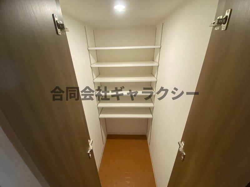 玄関　シューズウォークインクローゼット