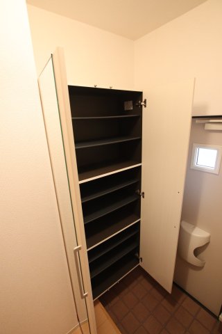 収納　シューズボックス