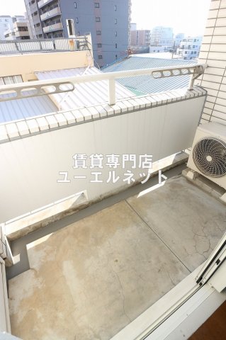 バルコニー　バルコニー付きで採光＆風通し良好！