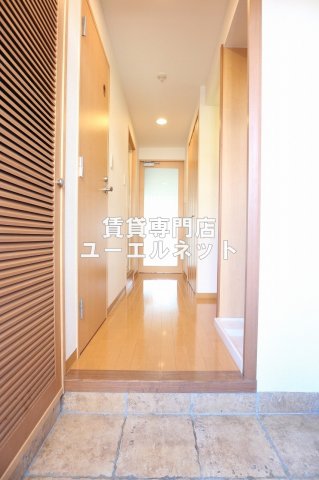 玄関　住まいの顔ともなる玄関