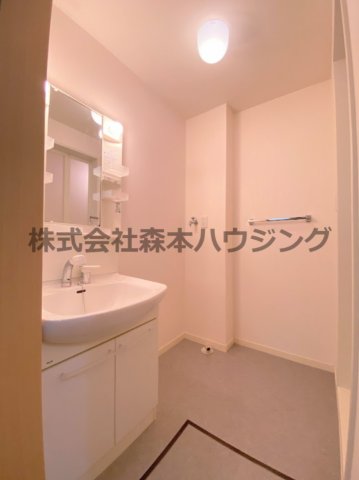 洗面設備　広い洗面スペース