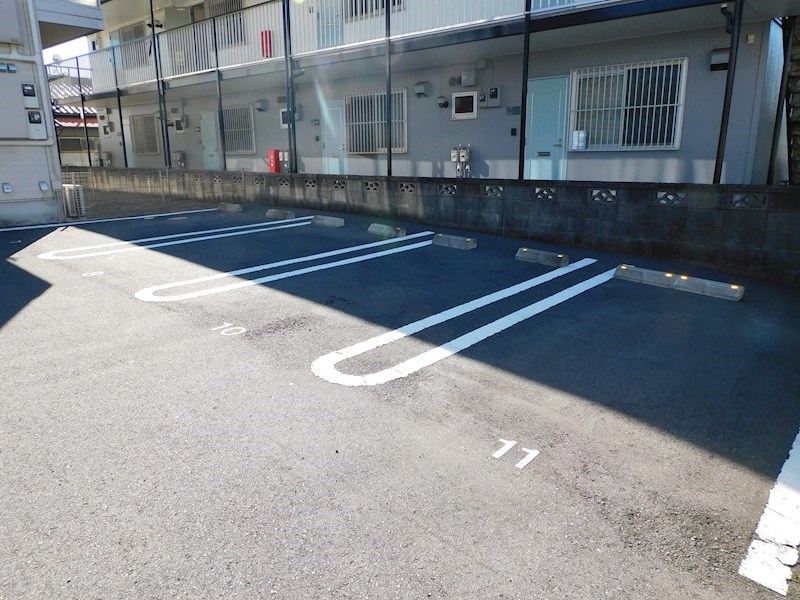 駐車場　駐車場