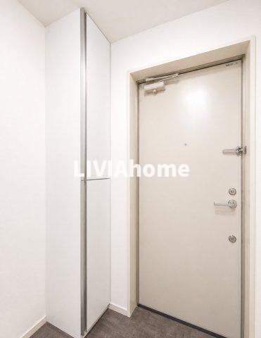 玄関　同シリーズの参考写真です。実際の設備・内装は現況を優先とさせ