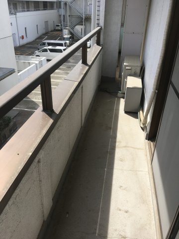 バルコニー　陽当たり良好なバルコニーです