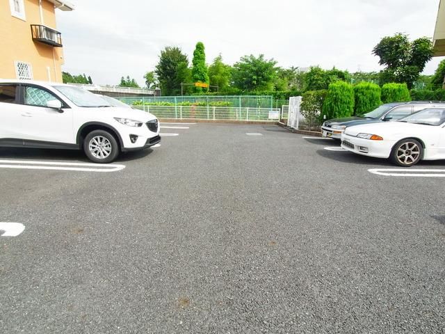 駐車場　☆敷地内に駐車場有☆